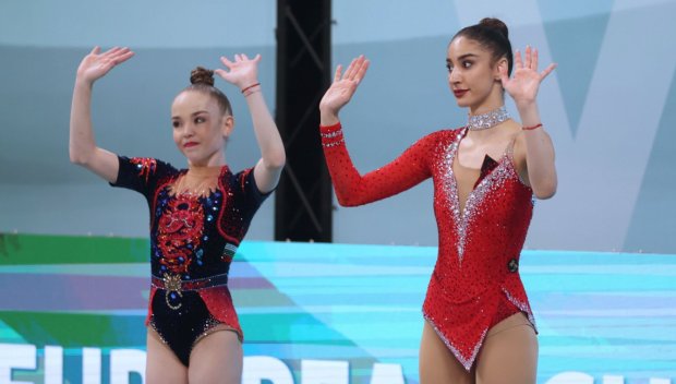 Стилияна Николова, Ева Брезалиева и ансамбълът - на Световната купа в Милано