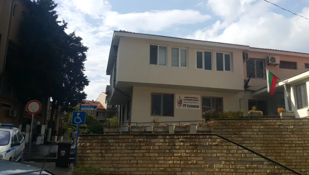 ШОК! Откритата с ножица в гърдите чехкиня 2 години правила опити да сложи край на живота си