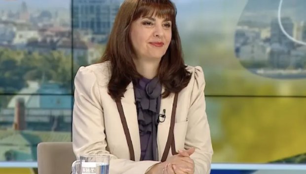 СЛЕД УБИЙСТВОТО В ПЛОВДИВ: Министър Наталия Ефремова на среща със социалните служби