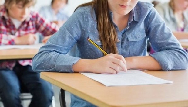 Кандидатстването след 7 клас: Започва подаването на документи за първо и второ класиране за гимназиите