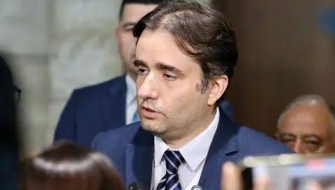 МЪЛНИЯ! Съсипаха Божо Косичката - край опитите му за внушения, инсинуации и спекулации с името на Пеевски (ДОКУМЕНТИ)