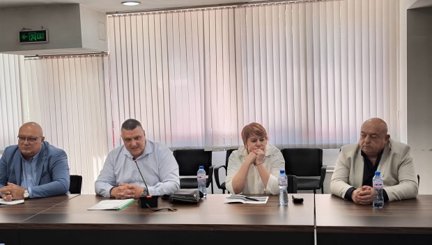 Министър Шишков: Ще преодоляваме наследените проблеми по законен път, поставяме началото на по-тясна комуникация с общините (СНИМКИ)