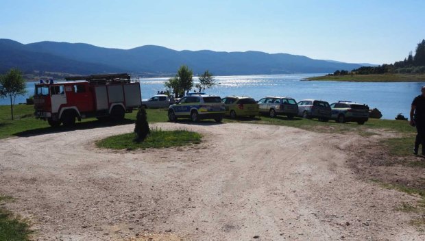 Мъж изчезна във водите на язовир Доспат - водолази търсят тялото