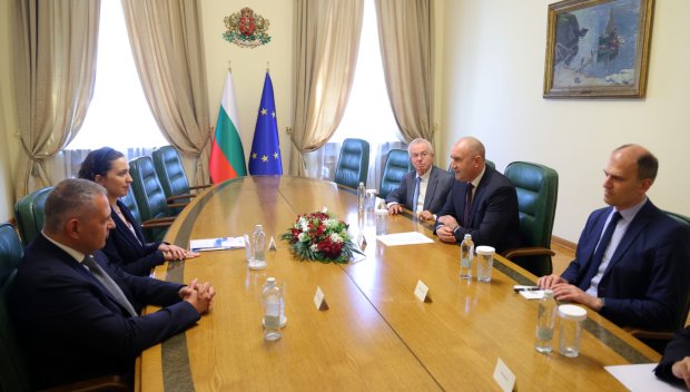 Премиерът Радев се срещна с новото ръководство на Организацията на евреите в България „Шалом“ 