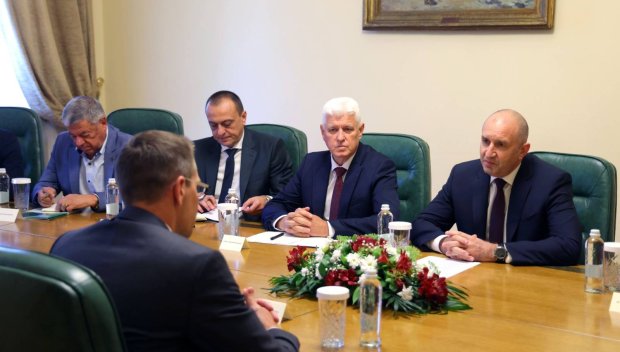 Радев обсъди с Axon възможностите за производството на високотехнологични продукти в сферата на отбраната и сигурността