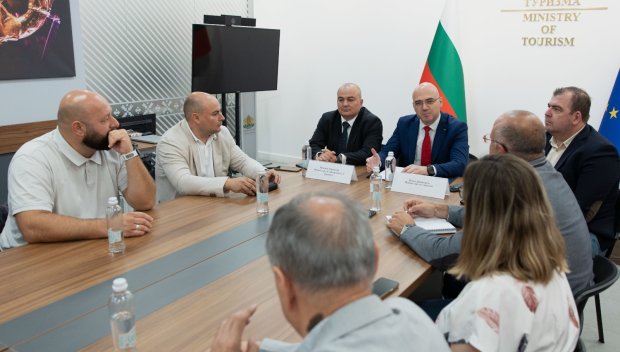 Министърът на туризма: Поставяме началото на национално партньорство в подкрепа на българското вино (СНИМКИ)