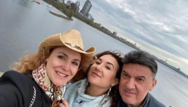 САМО В ПИК И РЕТРО: Четири месеца след трагедията: Дъщерята на Боби Михайлов се показа (СНИМКИ)