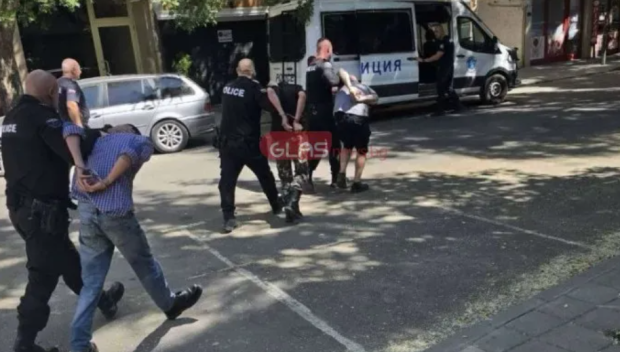 Изведоха част от 18-те задържани в Пловдив с белезници и под конвой