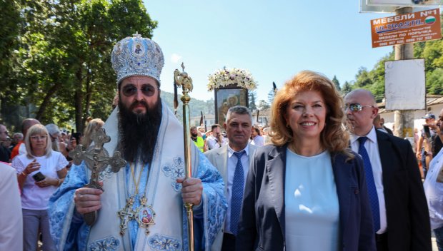 ИСТОРИЧЕСКА ПАМЕТ: Президентът Йотова е на посещение в Бачковския манастир