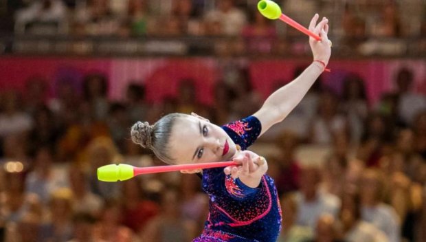 СВЕТОВНА ШАМПИОНКА! Стилияна Николова със злато на бухалки