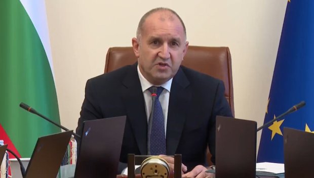 Румен Радев: Шокиращо е, че се намират политици и инфлуенсъри, които се опитват да печелят партийни дивиденти от убийството в Пловдив. Господа от опозицията, тези безпросветни насилници са и ваши креатури (ВИДЕО)