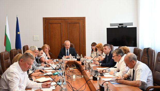 Правителството и социалните партньори се обединиха около механизма за определяне на минималната работна заплата (СНИМКИ)