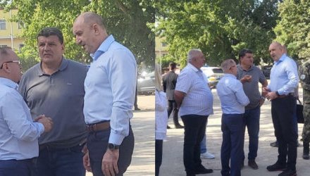 Радев пристигна в Струмяни след водния ад - хората поискаха от него конкретни решения