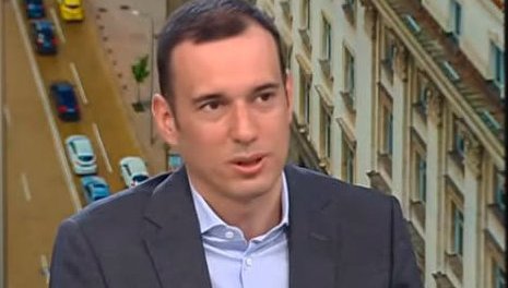 Васко, нямаш си естествен интелект, ама като използваш изкуствен яко ти личи