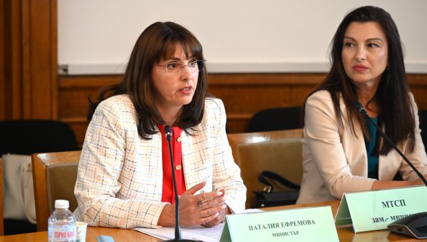 Министър Ефремова: Със средствата по НПВУ построихме повече социални услуги от планираното
