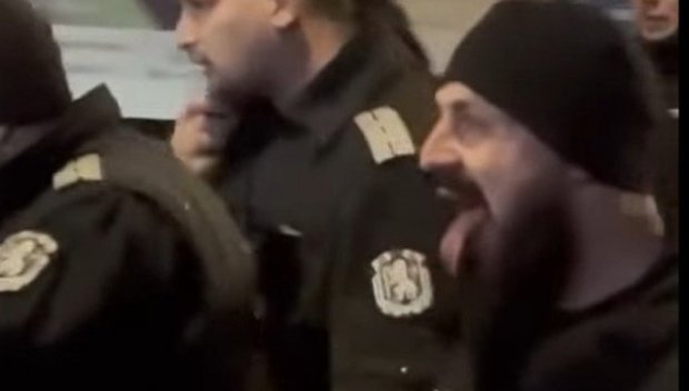 САМО В ПИК! Любовна драма стои зад самоубийството на полицая, прочул се на протестите миналата година