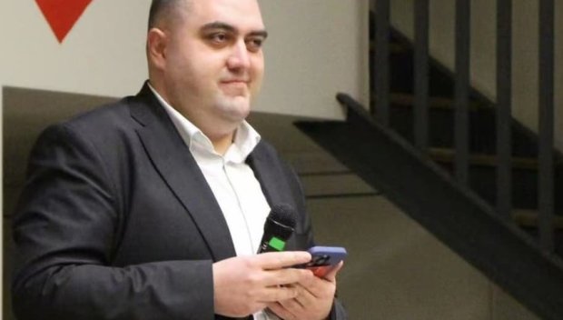 СКАНДАЛЪТ С WC КАМЕРИТЕ: Уволняват Александър Евтимов от поста зам.-директор на 141-то ОУ