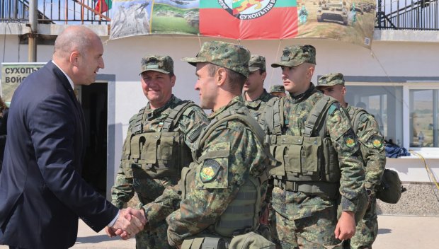 Румен Радев: Дроновете доминират напълно бойното поле при съвременната война