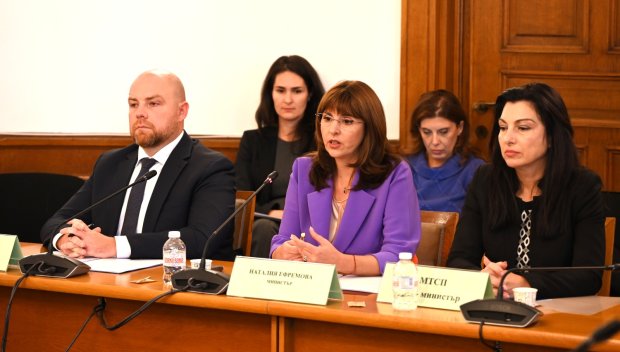 Министър Ефремова предлага ръст на семейните помощи за деца (СНИМКИ)
