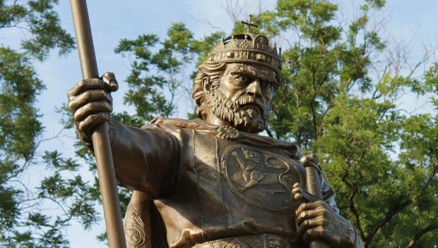Никога досега българи не са имали достъп до останките на цар Самуил