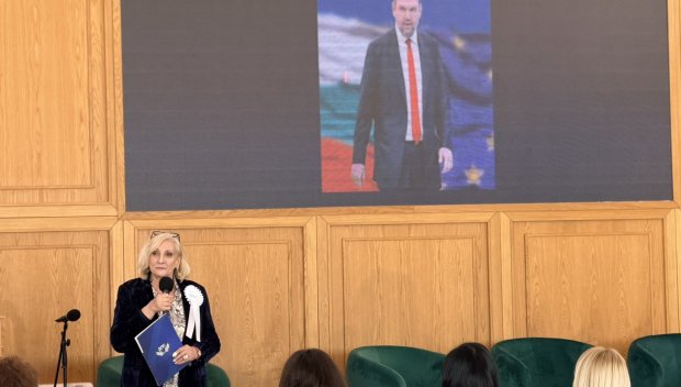 Национална среща на жените в ДПС под мотото “Вяра и семейство. Силата на жените” се проведе в Кърджали (СНИМКИ)