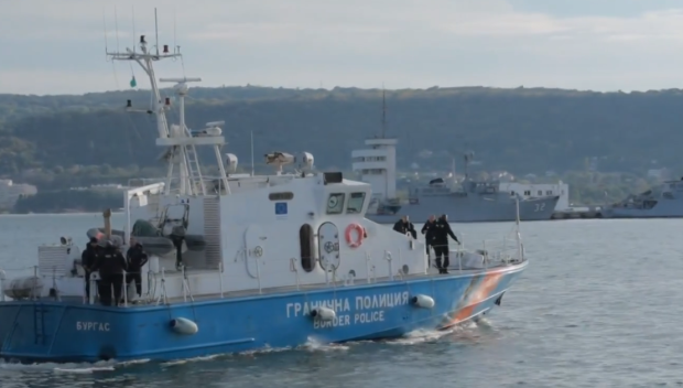 Продължава издирването на моряците от потъналия кораб Алфа Уатан