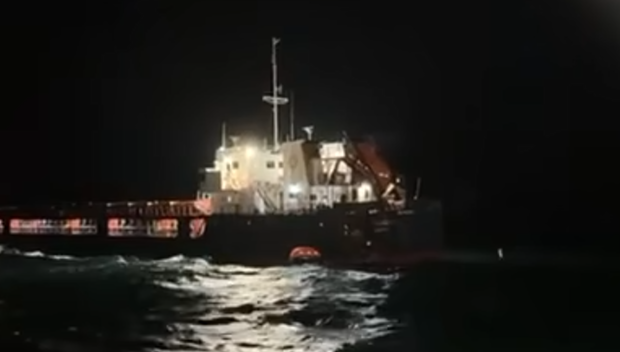 Появиха се ПЪРВИ КАДРИ от драматично спасяване на екипажа на кораба Челси 3 (ВИДЕО)