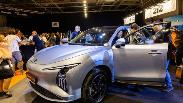 FORTHING от групата на Dongfeng представи новия ТК5 на Asia Motor Show (СНИМКИ)