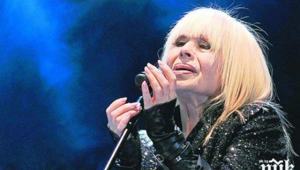 Лили цака пенсионери с билети по 200 лева 