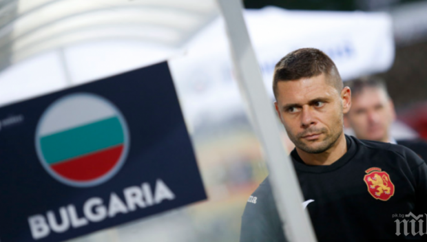 Александър Димитров укротява егото на националите с волейболните герои