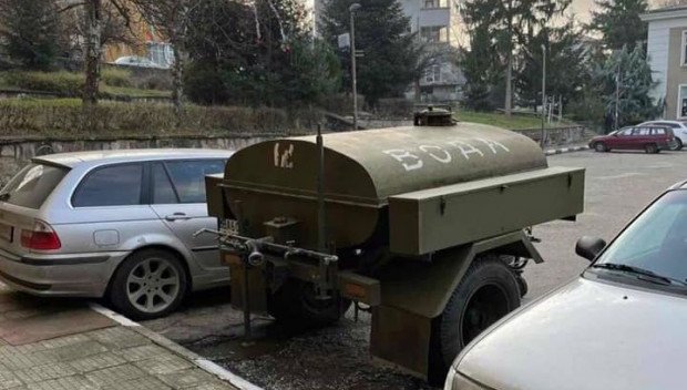 СЛЕД 8 МЕСЕЦА НА ВОДОНОСКИ: Водата в Хаджиево вече е годна за пиене