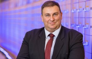 евродепутатът емил радев подкрепи инициативата читател годината регионалната библиотека добрич