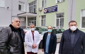 премиерът борисов категоричен първи март отваряме ресторантите учениците малките населени места отново учат присъствено