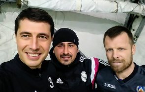 елин топузаков чавдар янков блестят малки вратички