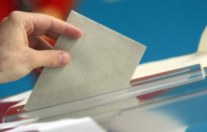 българите великобритания гласуват строги противоепидемични правила