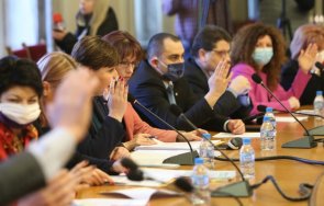 правната комисия отхвърли ветото президента промените нпк