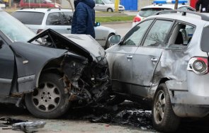 последните минути три коли нанизаха пловдив жена пострада