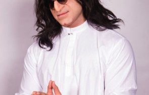 фики стораро спечели първия лайв капките