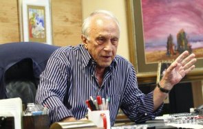 тошо тошев нелепица корнелия нинова съди журналисти слави трифонов политик