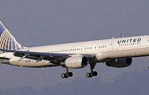 отломки самолет паднаха денвър