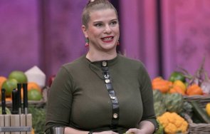 касиерка внушителен бюст атакува мастър шеф