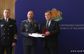 красимир каракачанов отличи военнослужещи цивилни експерти работата проектите модернизация снимки