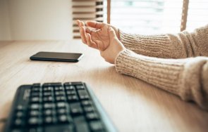 внимавайте изтръпването пръстите смартфона знак сериозно увреждане