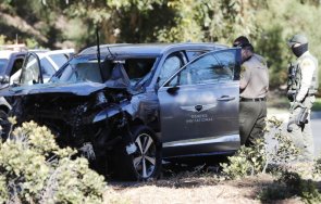 ужасяващи подробности катастрофата тайгър уудс вижте видео снимки изглежда джипът звездата
