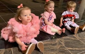 зловещо видео тризначки събудеха посред нощ видяха чудовище стената