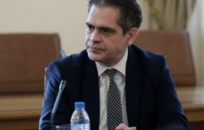 отпускат 100 млн лева безлихвени кредити служители неплатен отпуск