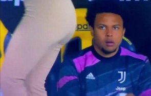 футболист ювентус плакне очи секси спортна журналистка