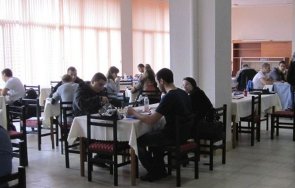 електронна система контролира храненето студентските столове