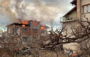 извънредно гори триетажна къща софийското село долни лозен