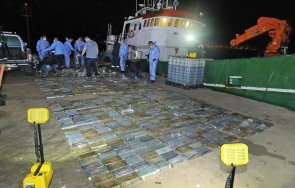 арестуваха наши моряци кокаин близо млн долара скрили кораб боядисан цветовете знамето снимки